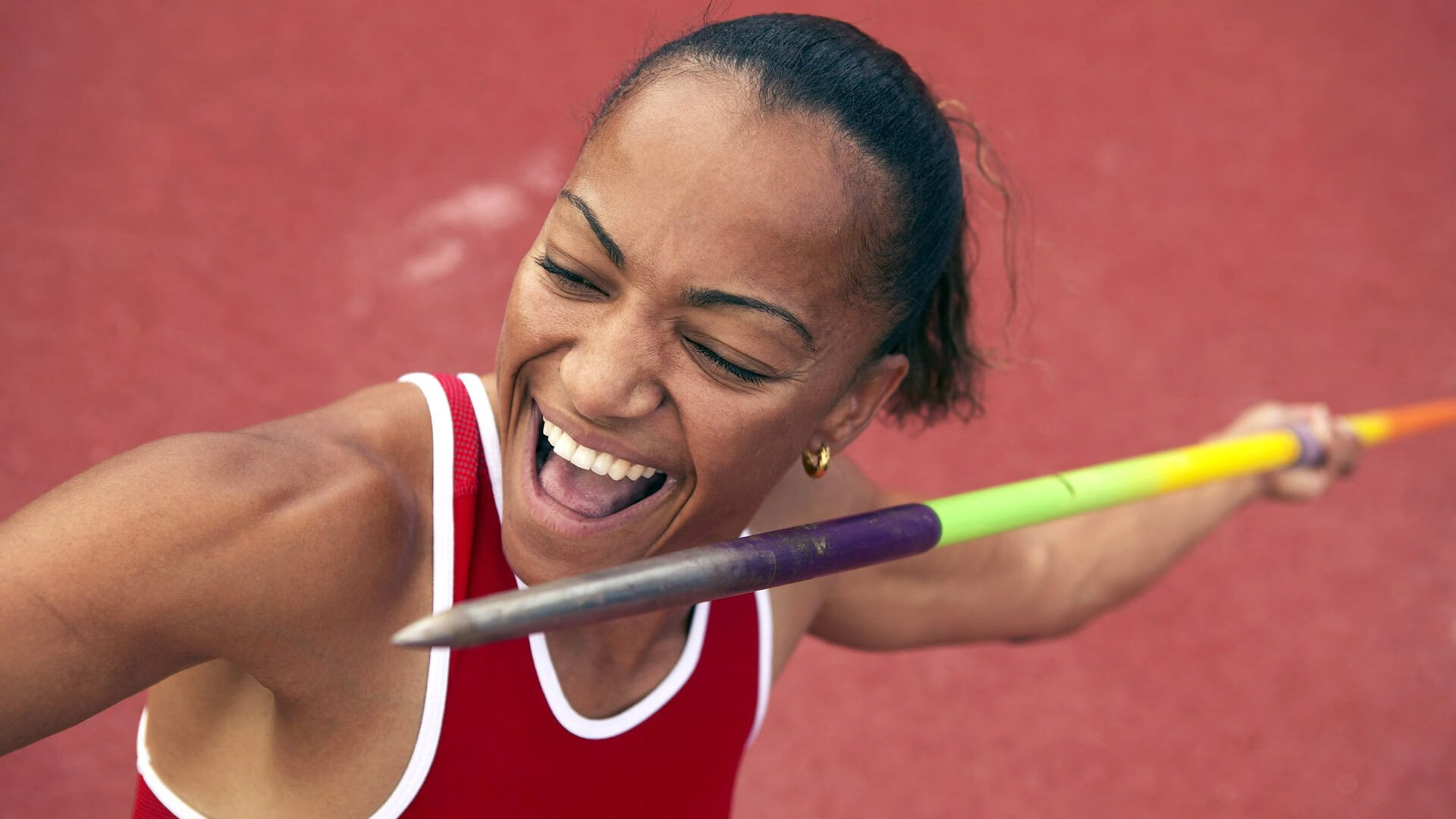 体育产业年度榜单公布,优秀项目与机构获表彰,体育产业产值排名