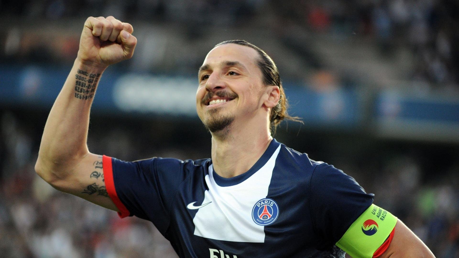 欧冠八强首回合：巴萨2比2巴黎 梅西式连线+姆巴佩式爆发同场上演