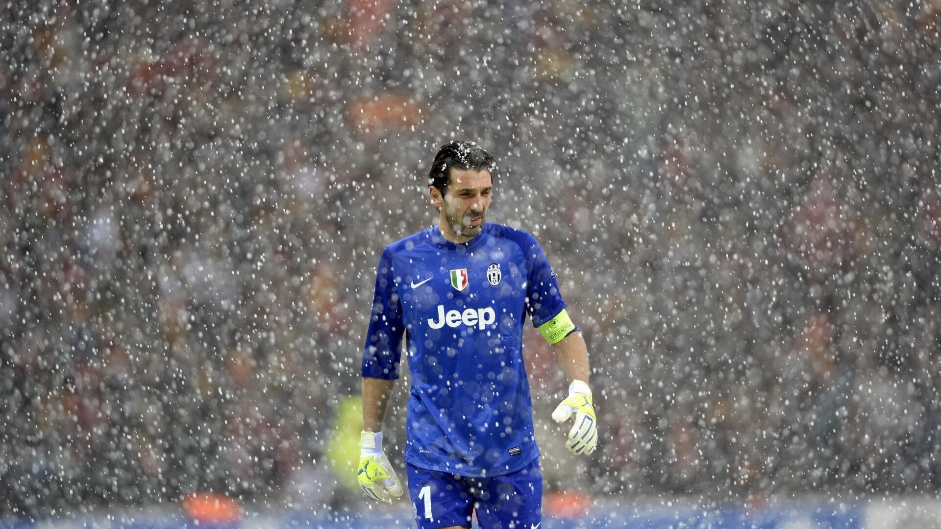 欧冠赛季：VAR平均介入时间缩短至45秒以下 判罚流畅度提高